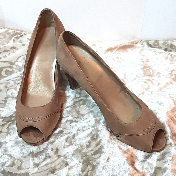 Stuart Weitzman Vintage Open Toe Suede Pump Size 9.5. - Picture 1 of 14